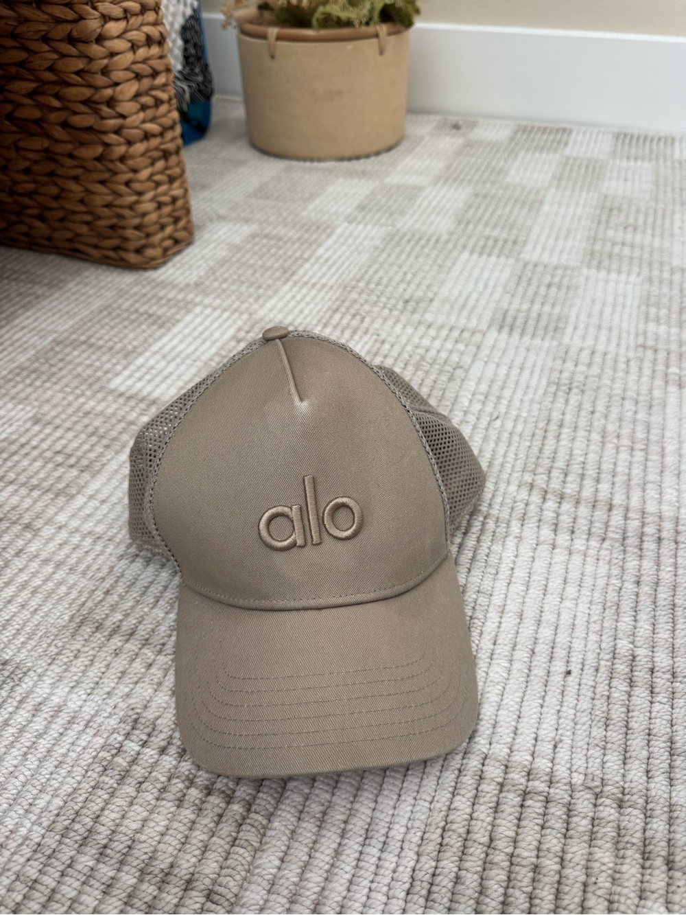 ALO Yoga baseball cap with mesh back